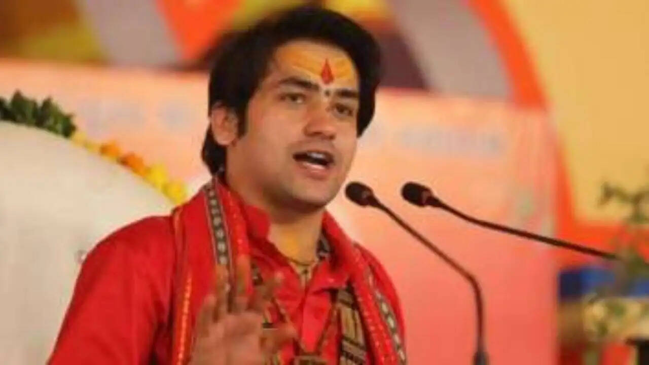 धीरेंद्र कृष्ण शास्त्री का 'लव जिहाद' पर विवादास्पद बयान