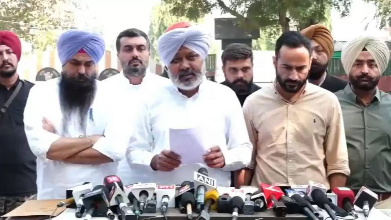 पंजाब यूनिवर्सिटी सीनेट भंग पर छात्रों का विरोध: सियासी हलचल तेज