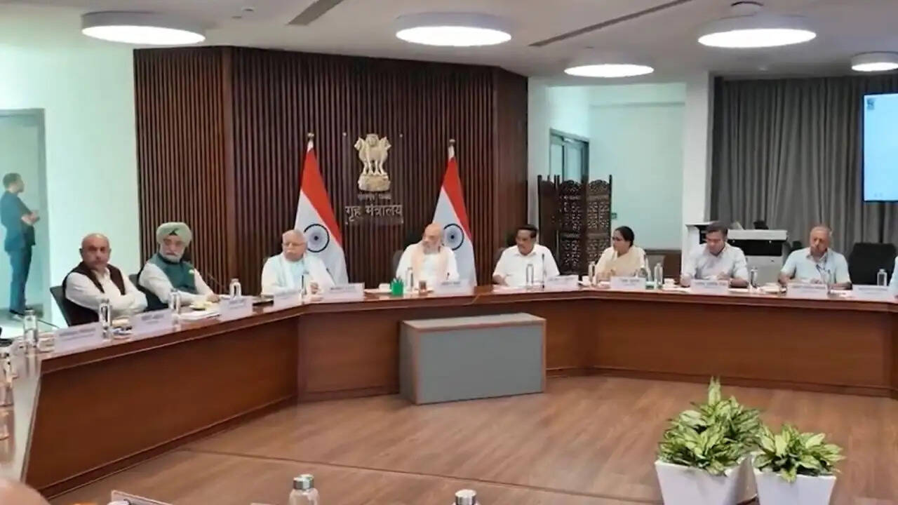 यमुना पुनर्जीवीकरण परियोजना की समीक्षा: केंद्रीय गृहमंत्री अमित शाह का निर्देश