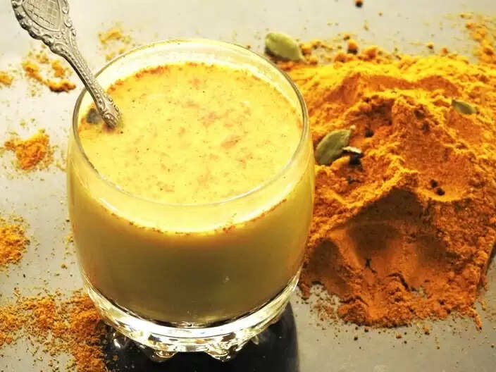 हल्दी-दूध: एक सुपर ड्रिंक के अद्भुत लाभ