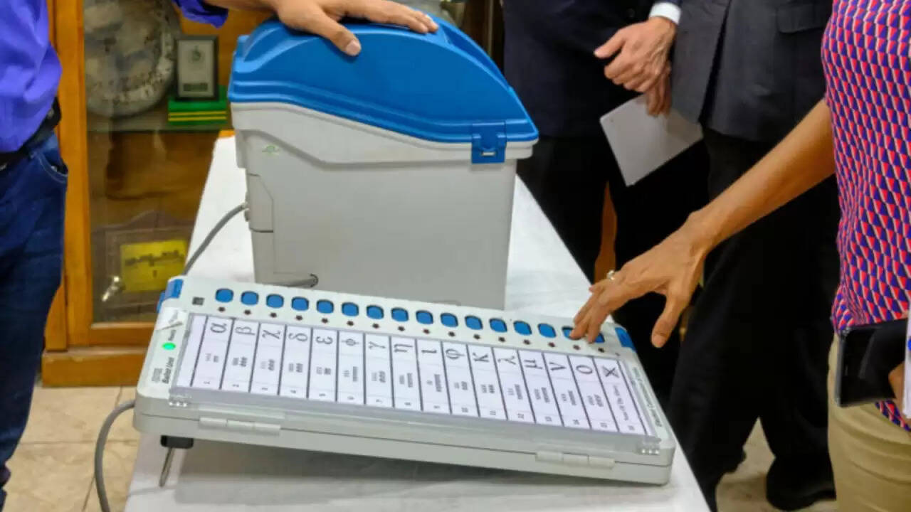 बिहार विधानसभा चुनाव 2025: ईवीएम और मतपत्रों में महत्वपूर्ण बदलाव