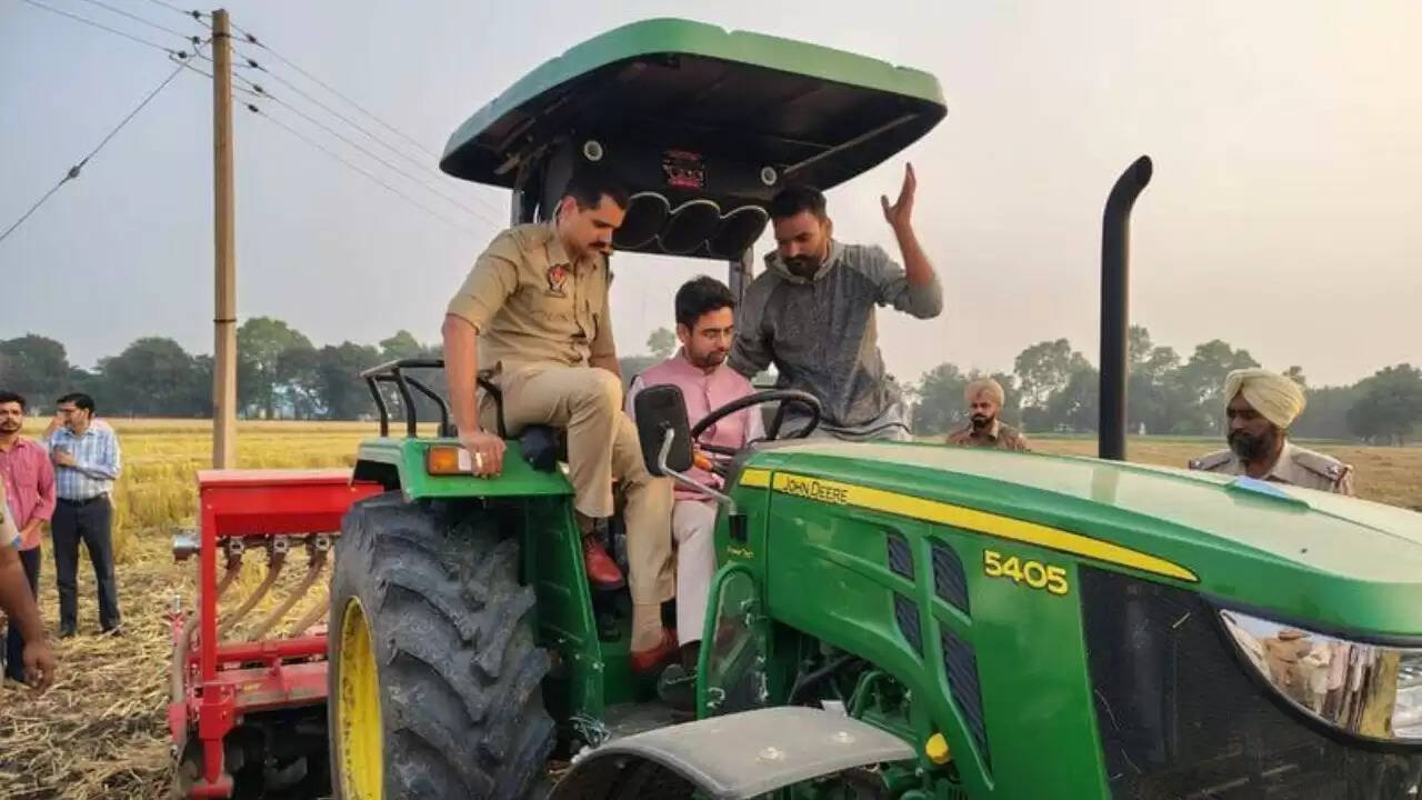 पंजाब में पराली प्रबंधन के लिए प्रशासनिक पहल: किसानों और अधिकारियों का सहयोग