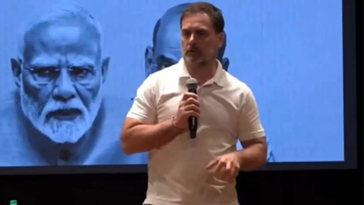 राहुल गांधी ने चुनाव आयोग पर उठाए सवाल, महाराष्ट्र में वोटिंग प्रक्रिया पर जताई चिंता