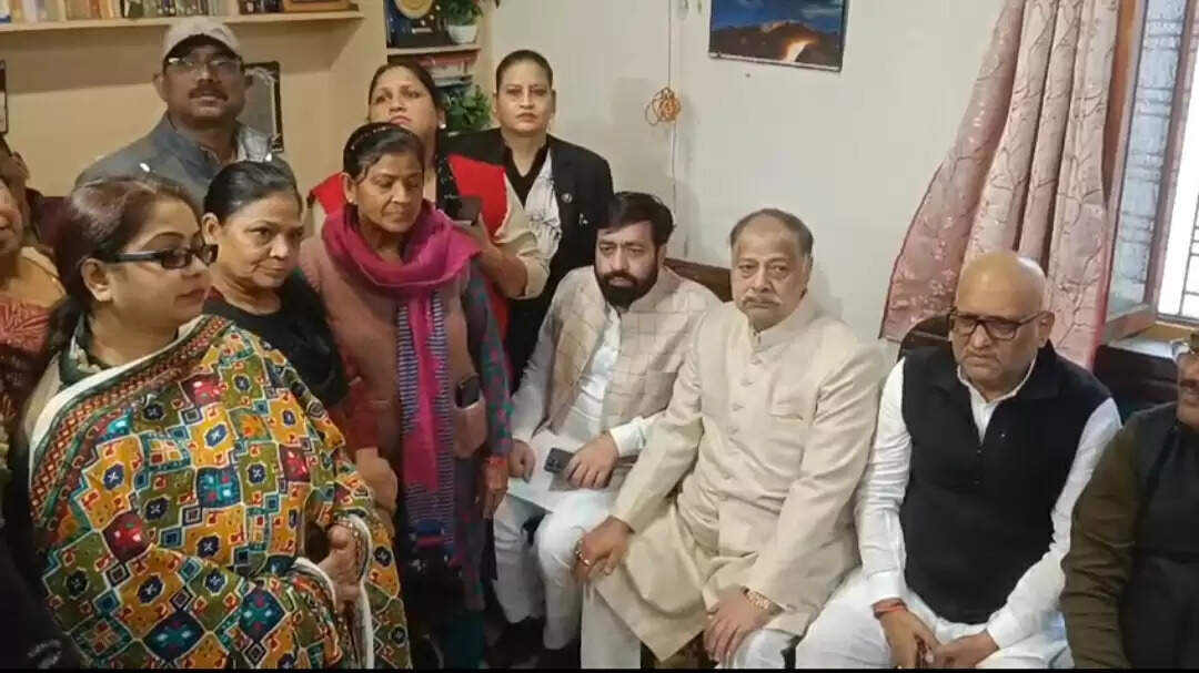 कांग्रेस अध्यक्ष ने मुरादाबाद में बीएलओ परिवारों से की मुलाकात, चुनाव आयोग पर उठाए सवाल