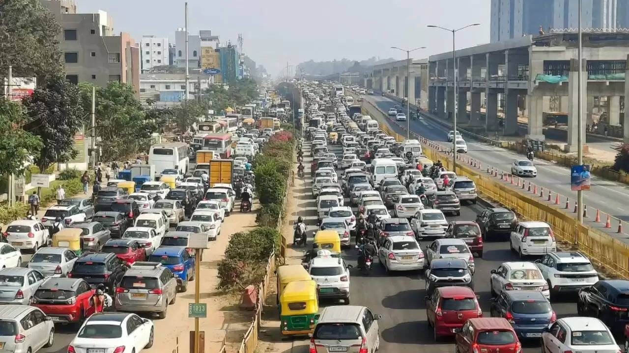 दिल्ली में श्री कृष्ण जन्माष्टमी पर ट्रैफिक एडवाइजरी: जानें किन रास्तों पर रहेगा प्रतिबंध