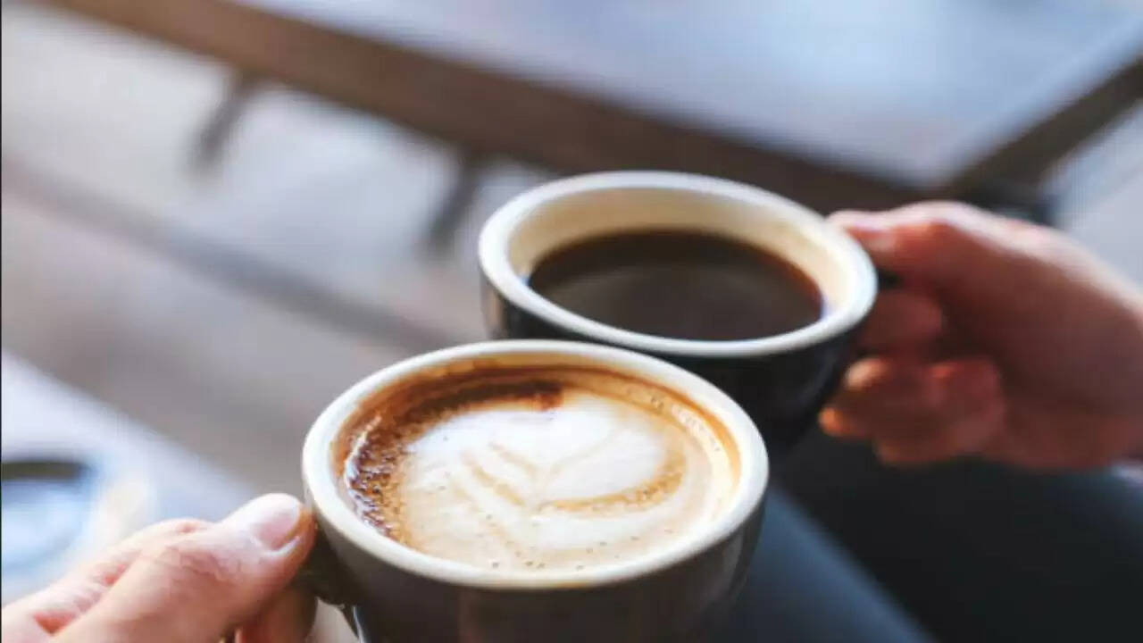 सुबह की कॉफी को हेल्दी बनाने के 7 आसान टिप्स