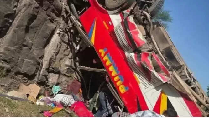 उधमपुर में बस दुर्घटना: 15 की मौत, कई घायल