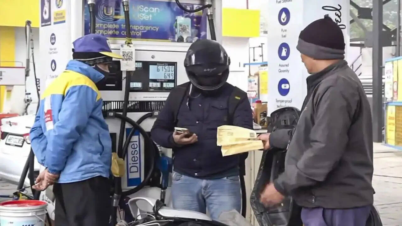 ईरान-अमेरिका संघर्ष का असर: भारत में पेट्रोल-डीजल की कीमतें बढ़ीं