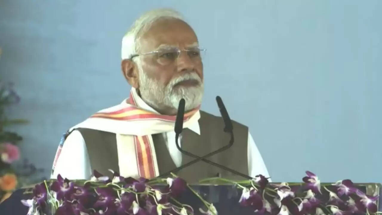 बिहार में पीएम मोदी ने 48,520 करोड़ रुपये की विकास परियोजनाओं का उद्घाटन किया