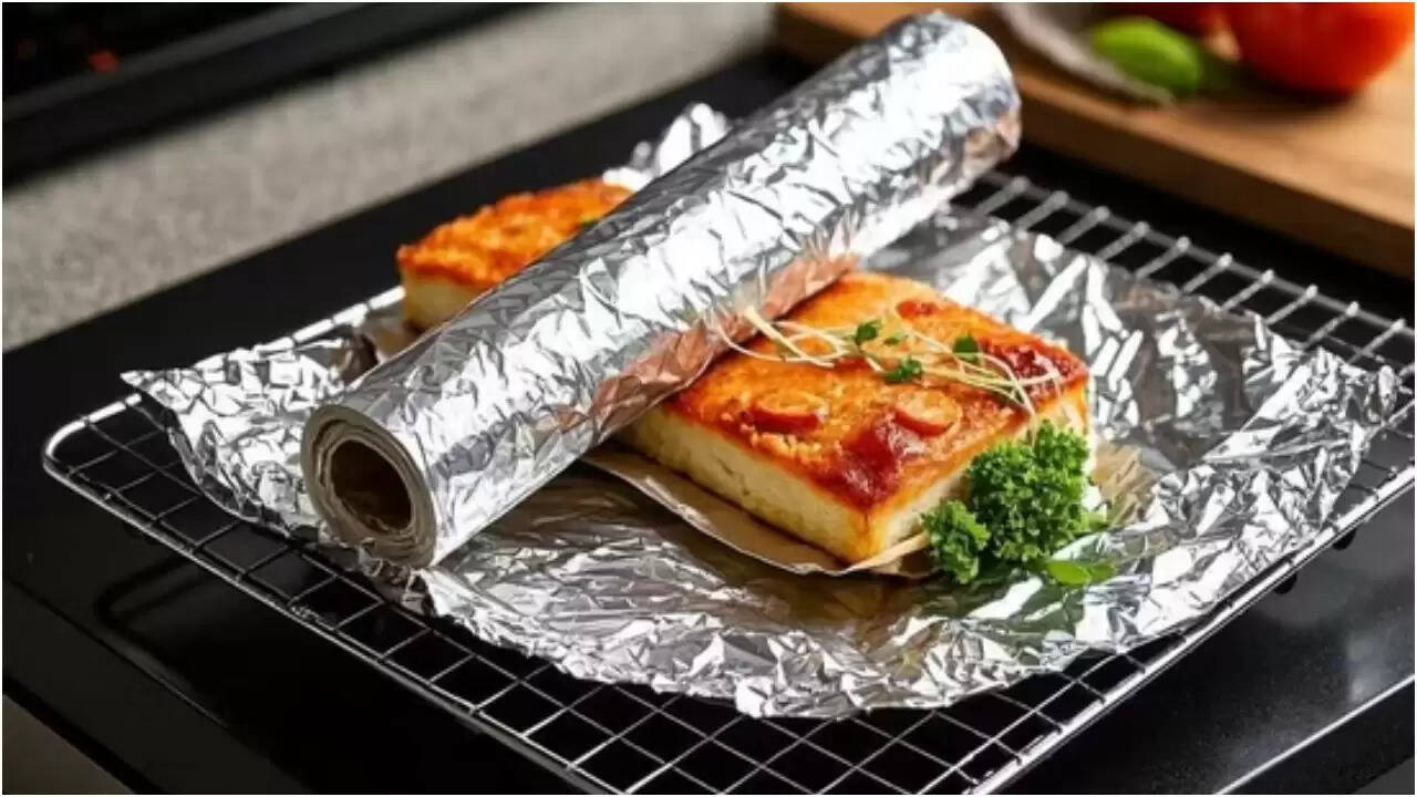 एल्युमिनियम फॉयल का स्वास्थ्य पर प्रभाव: जानें क्या कहती हैं रिसर्च