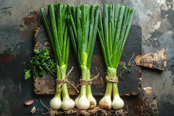 सर्दियों में हरी प्याज: इम्युनिटी बढ़ाने वाला सुपरफूड