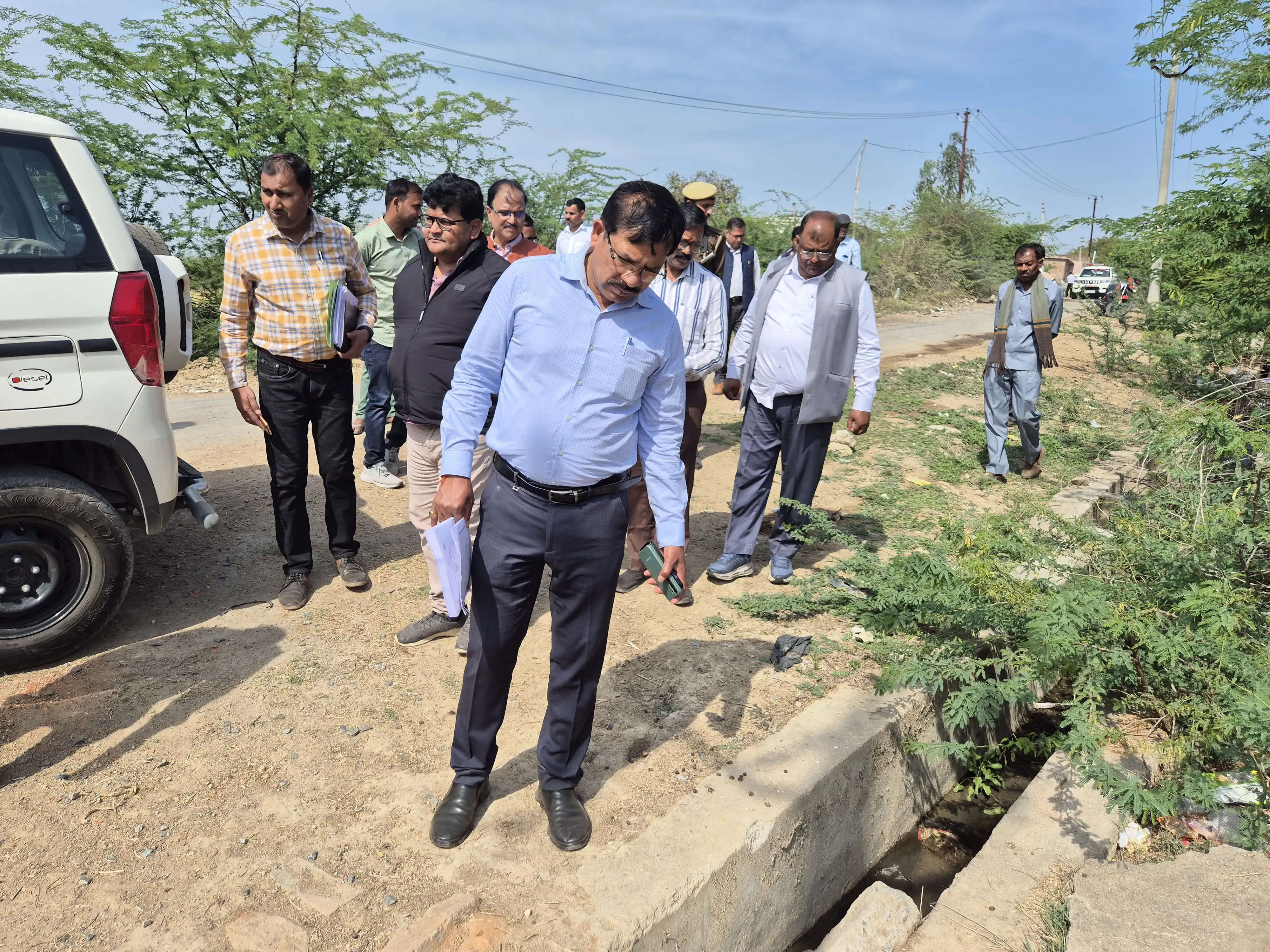 ग्राम विकास निधि से कराए गए कार्यों में फर्जीवाड़ा, डीएम ने ग्राम विकास अधिकारी को किया निलंबित