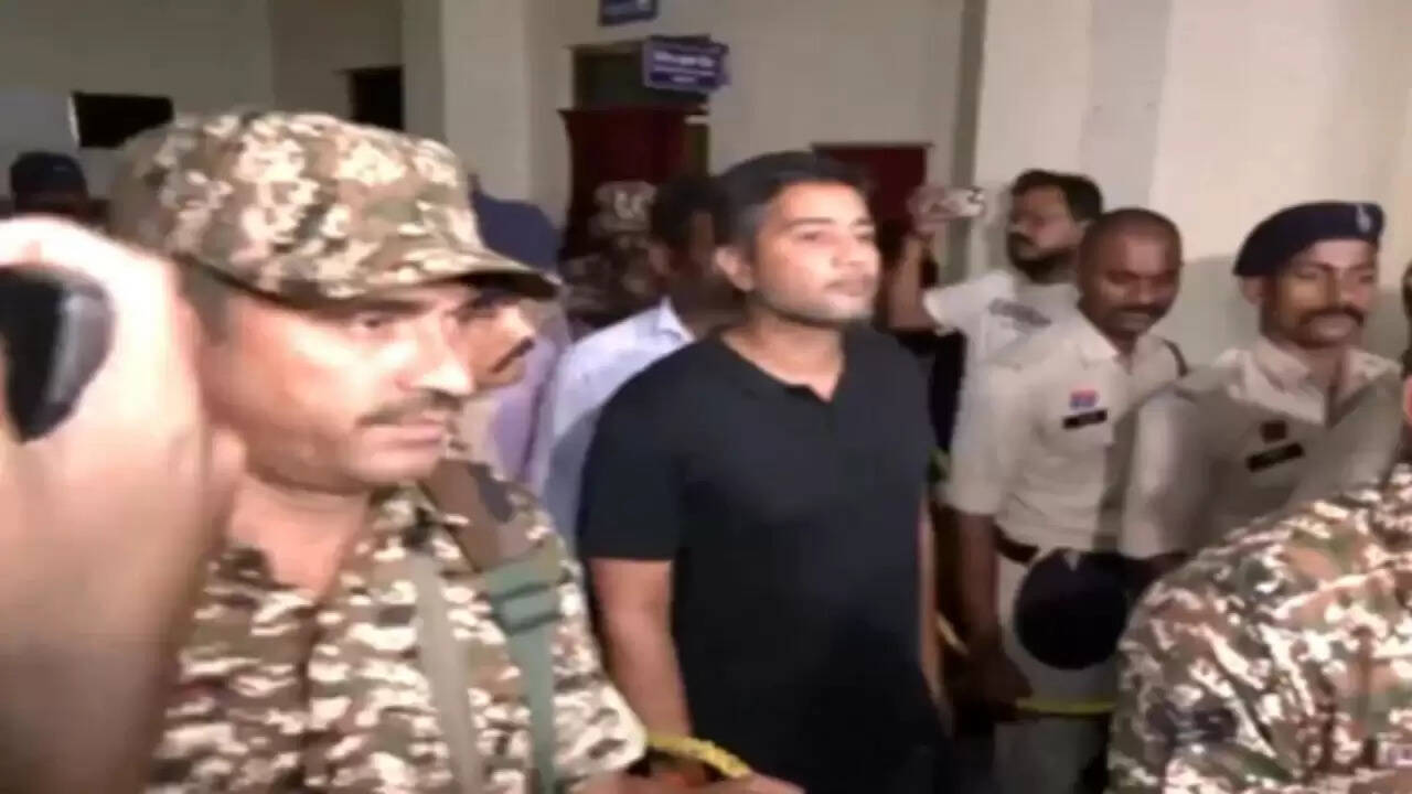 छत्तीसगढ़ शराब घोटाले में चैतन्य बघेल की न्यायिक हिरासत: क्या है मामला?