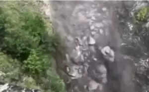 हिमाचल प्रदेश में मानसून के दौरान बादल फटने से बाढ़ की स्थिति