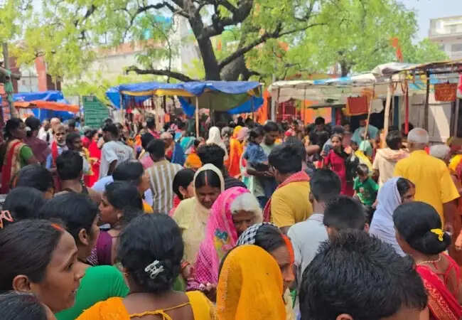 बिहार के नालंदा में माता शीतला मंदिर में भगदड़, 8 महिलाओं की मौत