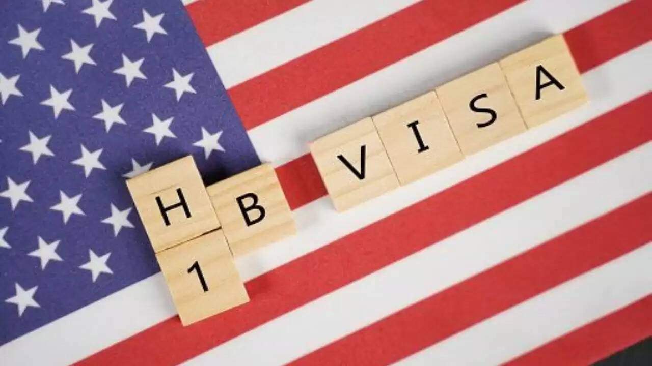 H-1B वीजा शुल्क में वृद्धि: अमेरिकी नियोक्ताओं और कर्मचारियों के लिए चिंता का विषय