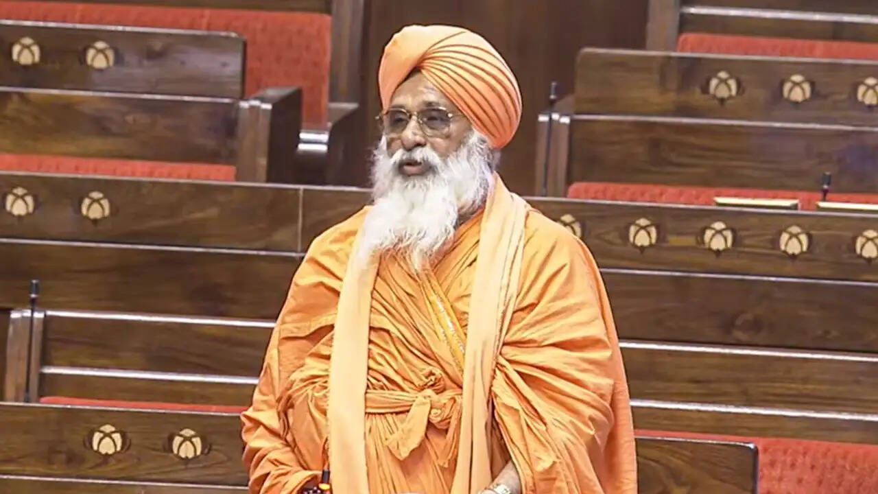 पंजाब की राजनीति में हलचल: बलबीर सिंह सीचेवाल ने AAP नहीं छोड़ी