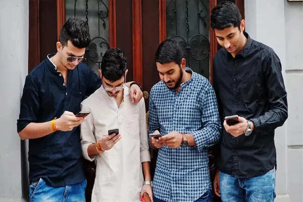 भारत मोबाइल डेटा खपत में विश्व में शीर्ष स्थान पर, हर यूजर 32GB का उपयोग कर रहा है