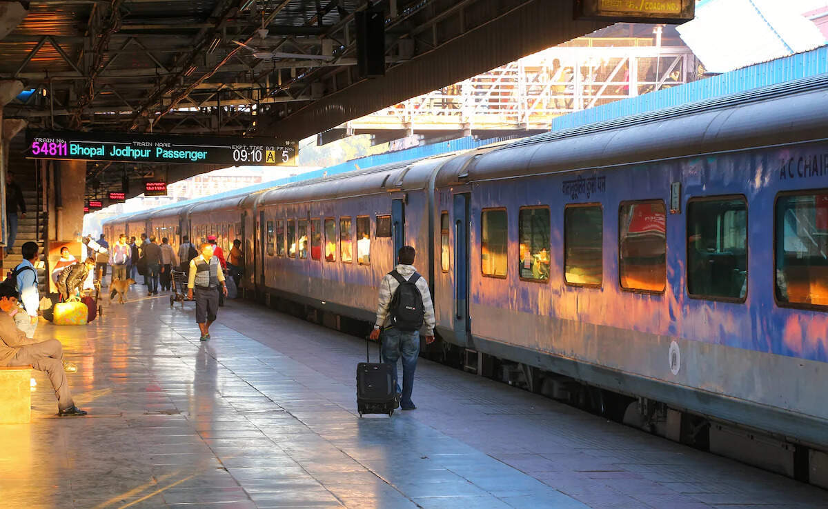 भारतीय रेलवे के नियम: ट्रेन छूटने पर क्या करें और रिफंड कैसे प्राप्त करें?