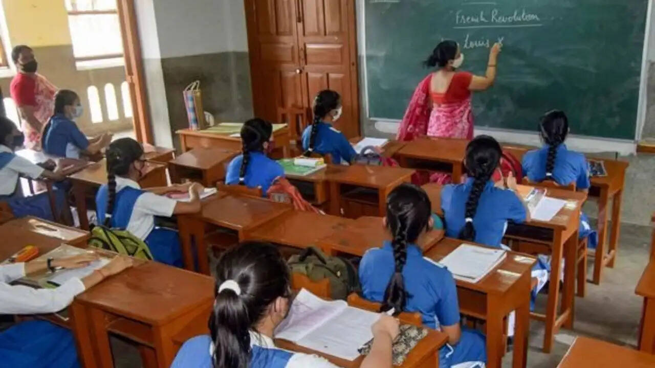 बिहार में शिक्षकों के लिए नई तबादला नीति: 30 विद्यालयों का चयन