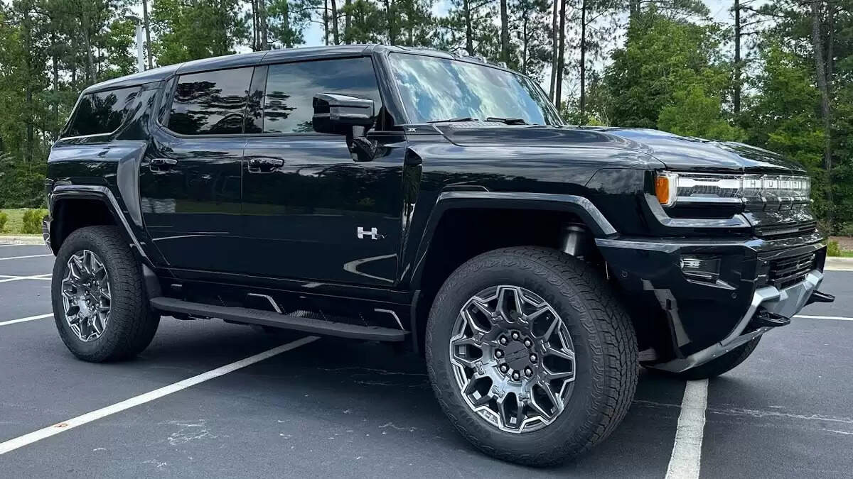 रणवीर सिंह ने 40वें जन्मदिन पर खरीदी Hummer EV 3X, कीमत ₹4.57 करोड़