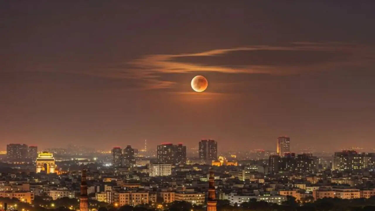 पूर्ण चंद्र ग्रहण 2026: जानें इसके रहस्य और देखने का सही समय