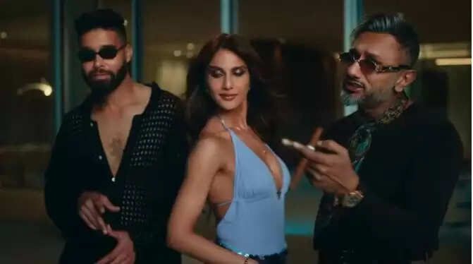 हनी सिंह का नया गाना 'आदत' वाणी कपूर के साथ हुआ रिलीज