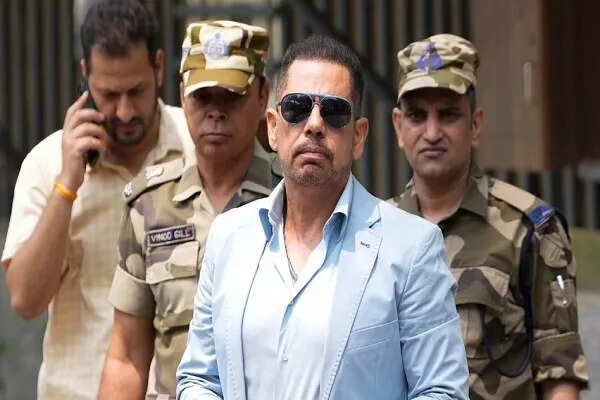 रॉबर्ट वाड्रा को मनी लॉन्ड्रिंग मामले में ईडी का नया समन