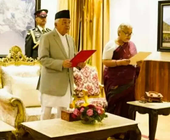 सुशीला कार्की बनीं नेपाल की पहली महिला प्रधानमंत्री, राजनीतिक उथल-पुथल के बीच ली शपथ