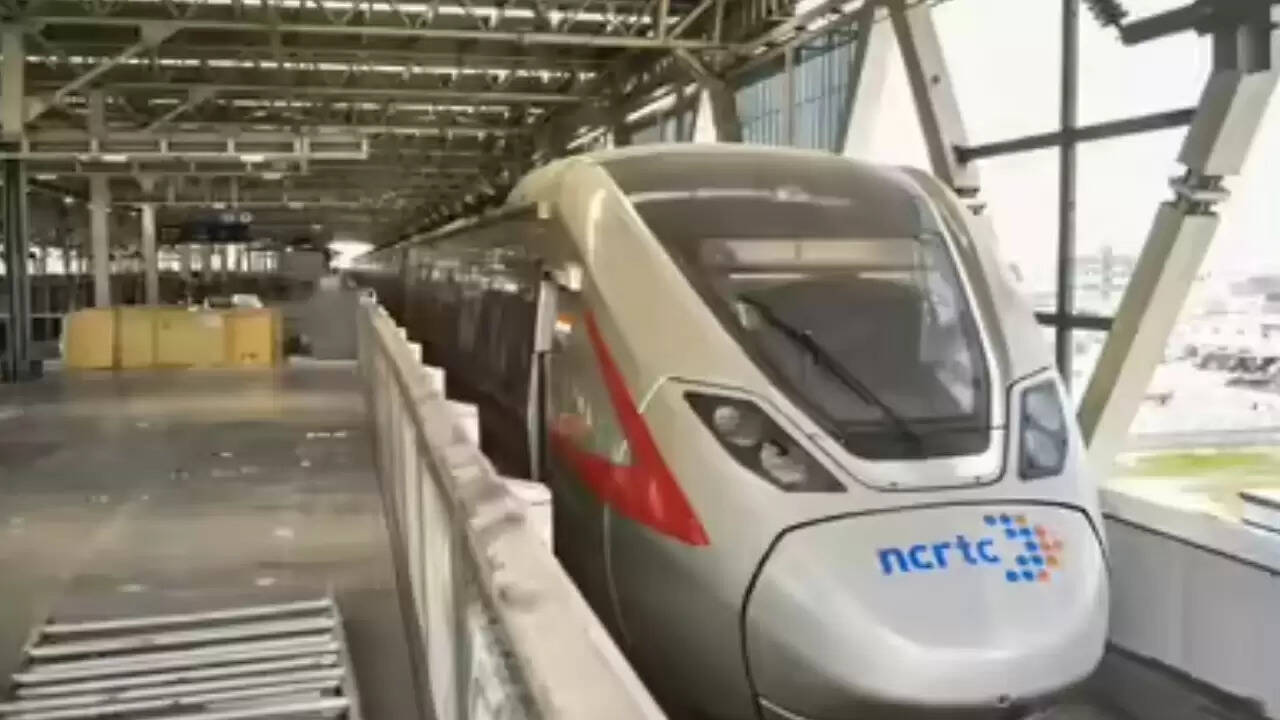 गाजियाबाद-मेरठ रैपिड रेल में शर्मनाक हरकत: छात्र-छात्रा का वीडियो हुआ वायरल