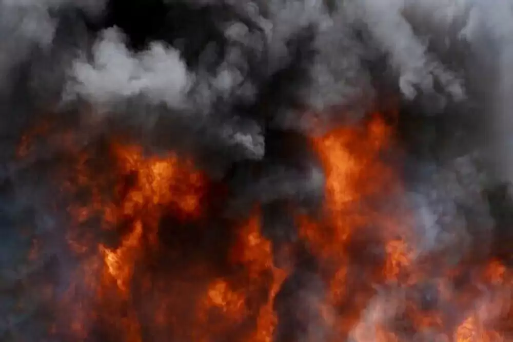 इस्लामाबाद में आत्मघाती बम विस्फोट: प्रधानमंत्री और रक्षा मंत्री के भिन्न आरोप