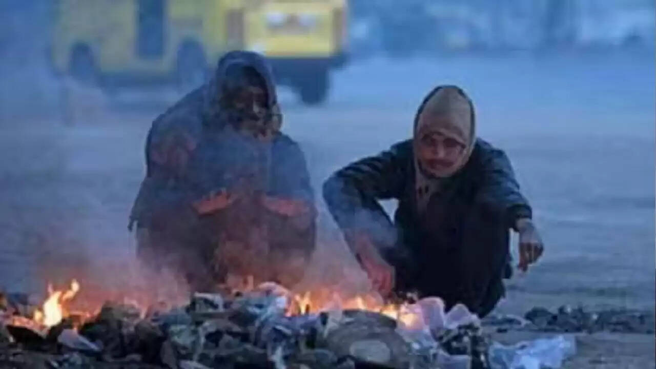 भारत में मौसम में बदलाव: बारिश और शीतलहर की चेतावनी