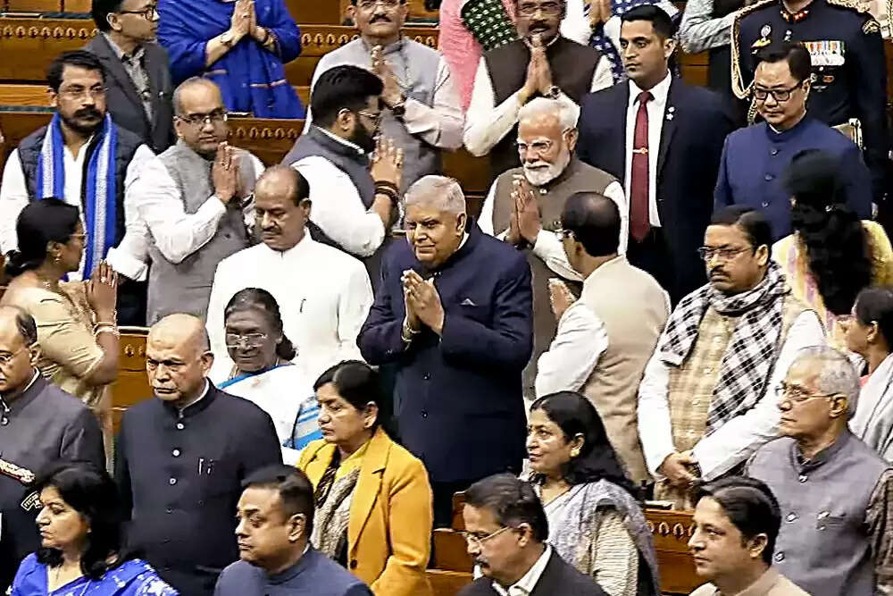 उप राष्ट्रपति जगदीप धनखड़ का इस्तीफा: राजनीति में नई अटकलें
