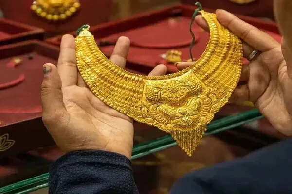 सोने और चांदी की कीमतों में अभूतपूर्व वृद्धि, रिकॉर्ड स्तर पर पहुंचा भाव