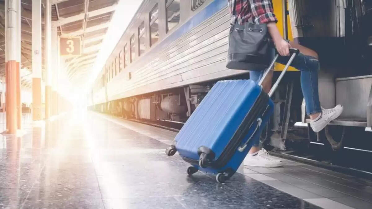 ट्रेन किराए में वृद्धि: 1 जुलाई 2025 से सफर होगा महंगा