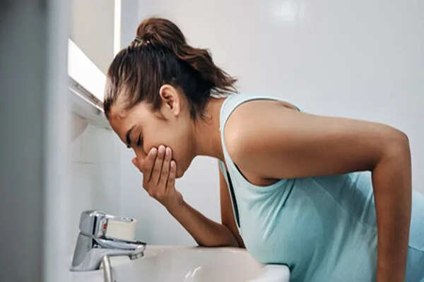 ऊंचाई पर यात्रा के दौरान पेट खराब होने के कारण और समाधान