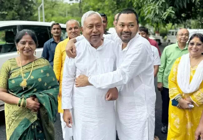 नीतीश कुमार के बेटे निशांत की राजनीति में एंट्री की चर्चाएं तेज