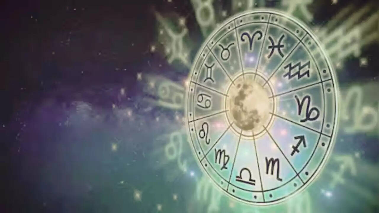 जानें 10 जनवरी 2026 का राशिफल: धनु, मकर, कुंभ और मीन राशि के लिए क्या है खास?