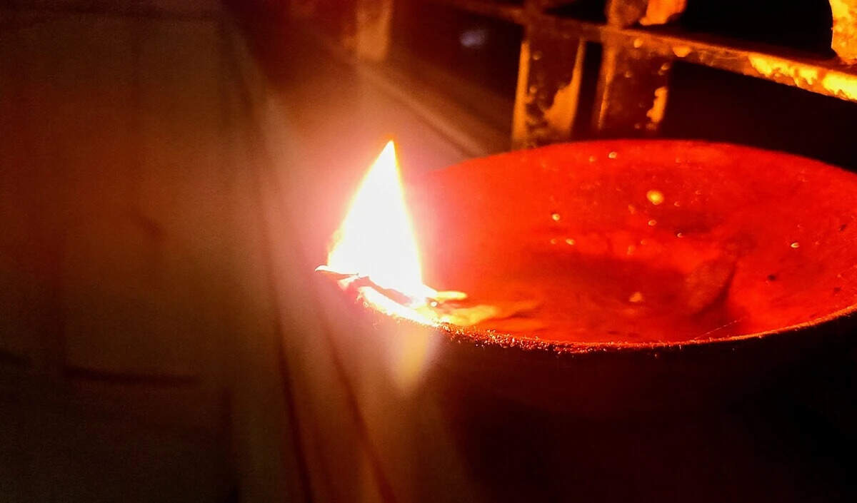 पूजा में दीपक जलाने के महत्वपूर्ण नियम और सावधानियाँ