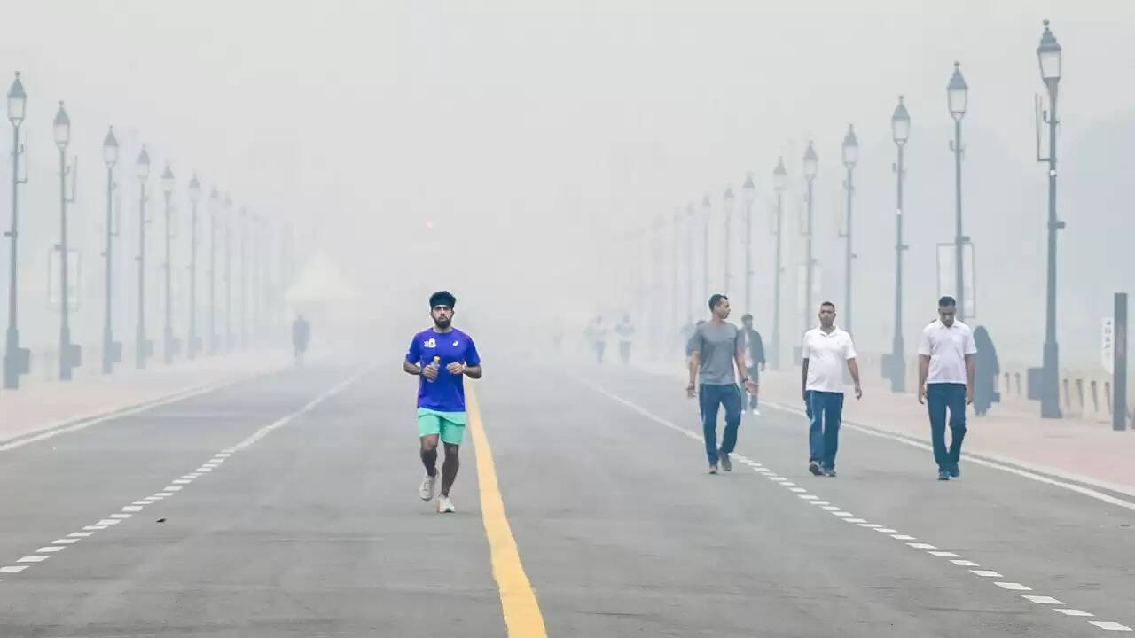 दिल्ली में दिवाली के बाद प्रदूषण की स्थिति गंभीर, सुप्रीम कोर्ट ने उठाए सवाल