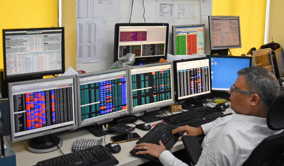 भारतीय शेयर बाजार में तेजी, सेंसेक्स 900 अंक चढ़ा