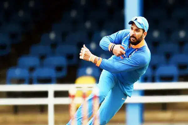 आईपीएल में हैट्रिक लेने वाले तीन गेंदबाजों की कहानी