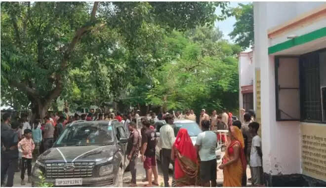 सीतापुर में सेप्टिक टैंक में गिरने वाले बच्चे को बचाने में तीन लोगों की जान गई