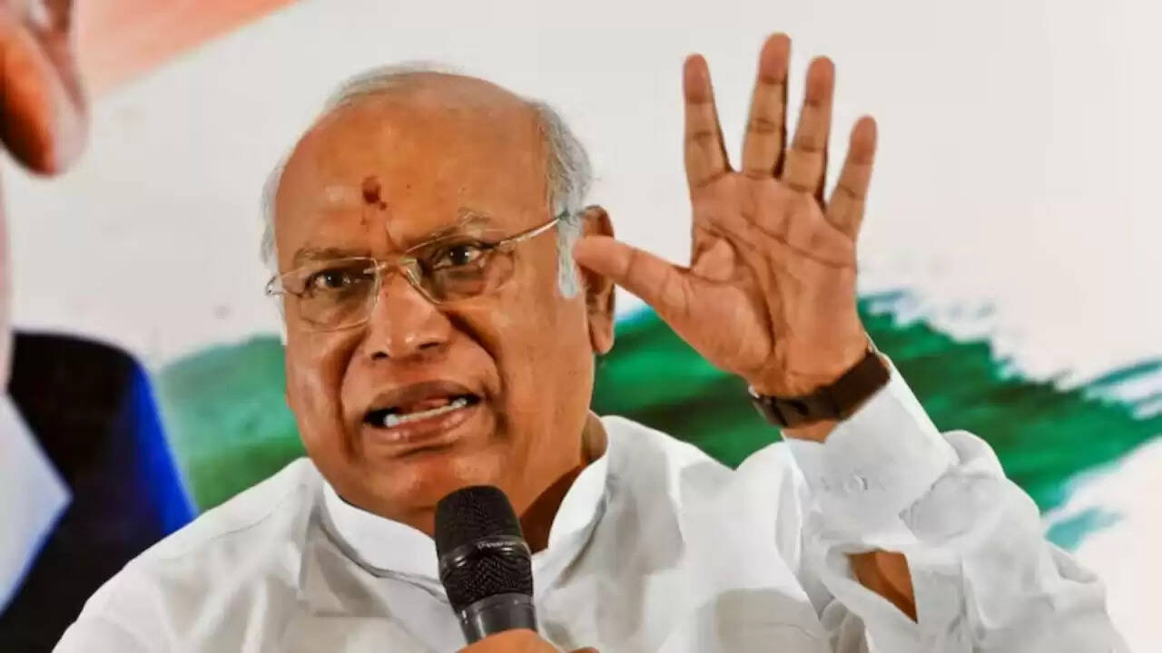 क्या विपक्षी एकता से बनेगा उपराष्ट्रपति का उम्मीदवार? मल्लिकार्जुन खड़गे की रणनीति