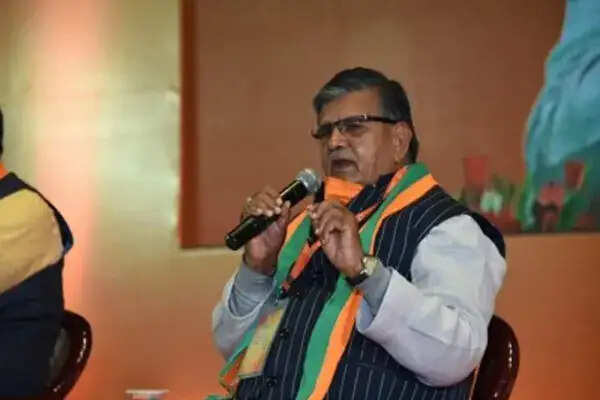 शिक्षा सहायता: राष्ट्र निर्माण की दिशा में एक महत्वपूर्ण कदम