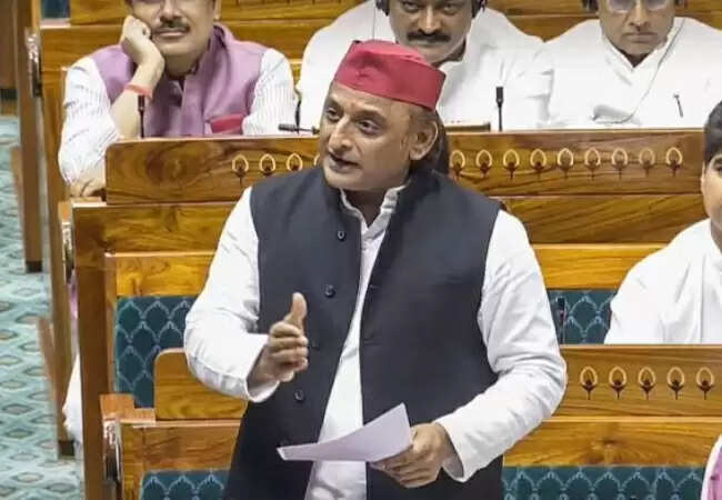 महिला आरक्षण कानून पर संसद में चर्चा: विपक्ष की मिली-जुली प्रतिक्रियाएँ