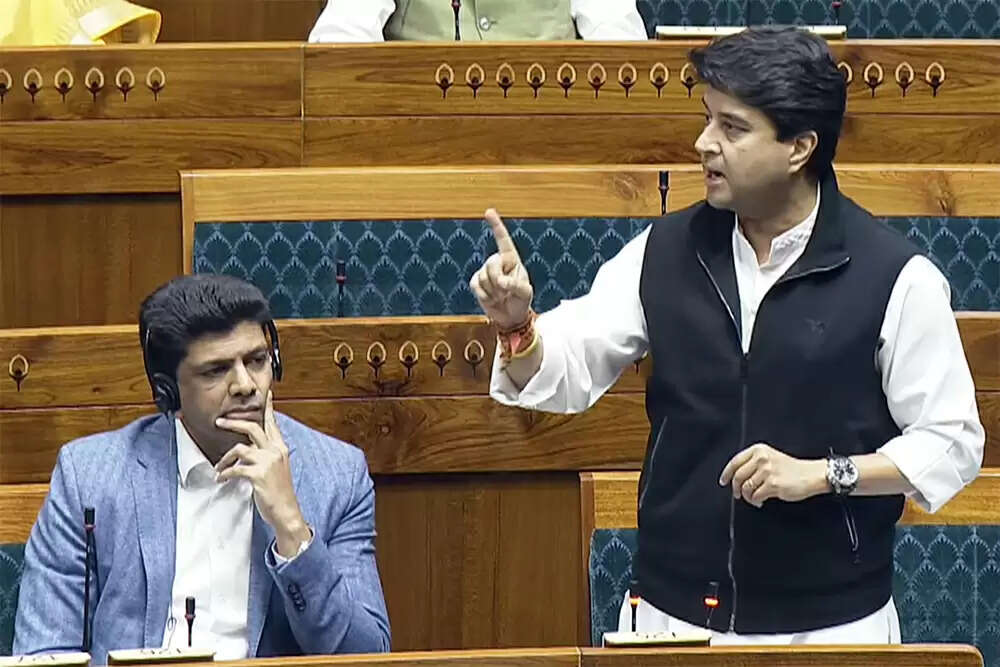 केंद्र सरकार का संचार साथी ऐप पर यू-टर्न: प्री-इंस्टॉलेशन अब नहीं होगा