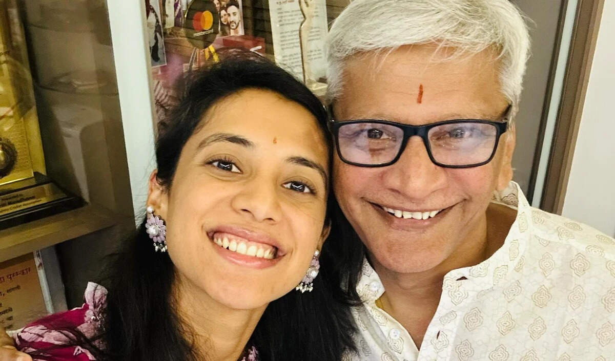 स्मृति मंधाना और पलाश मुच्छल की शादी टली, पिता की तबियत बिगड़ी