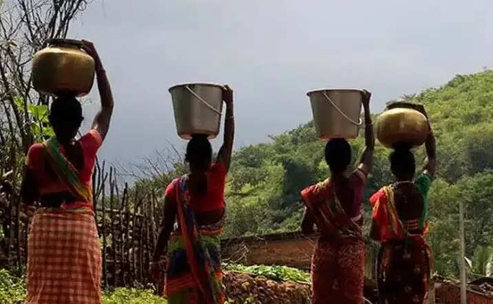 जनजातियों के विकास के लिए योजनाओं का प्रभावी क्रियान्वयन आवश्यक