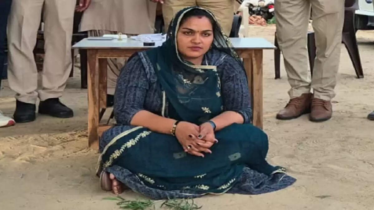 राजस्थान पुलिस ने सोशल मीडिया इन्फ्लुएंसर को ड्रग्स तस्करी के आरोप में गिरफ्तार किया